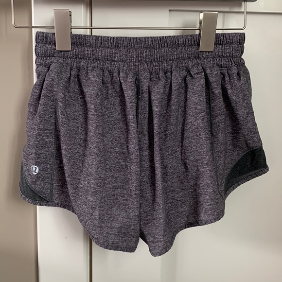 lululemon athletica Pants - Lululemon Hotty hot Low rise lined short 2.5”